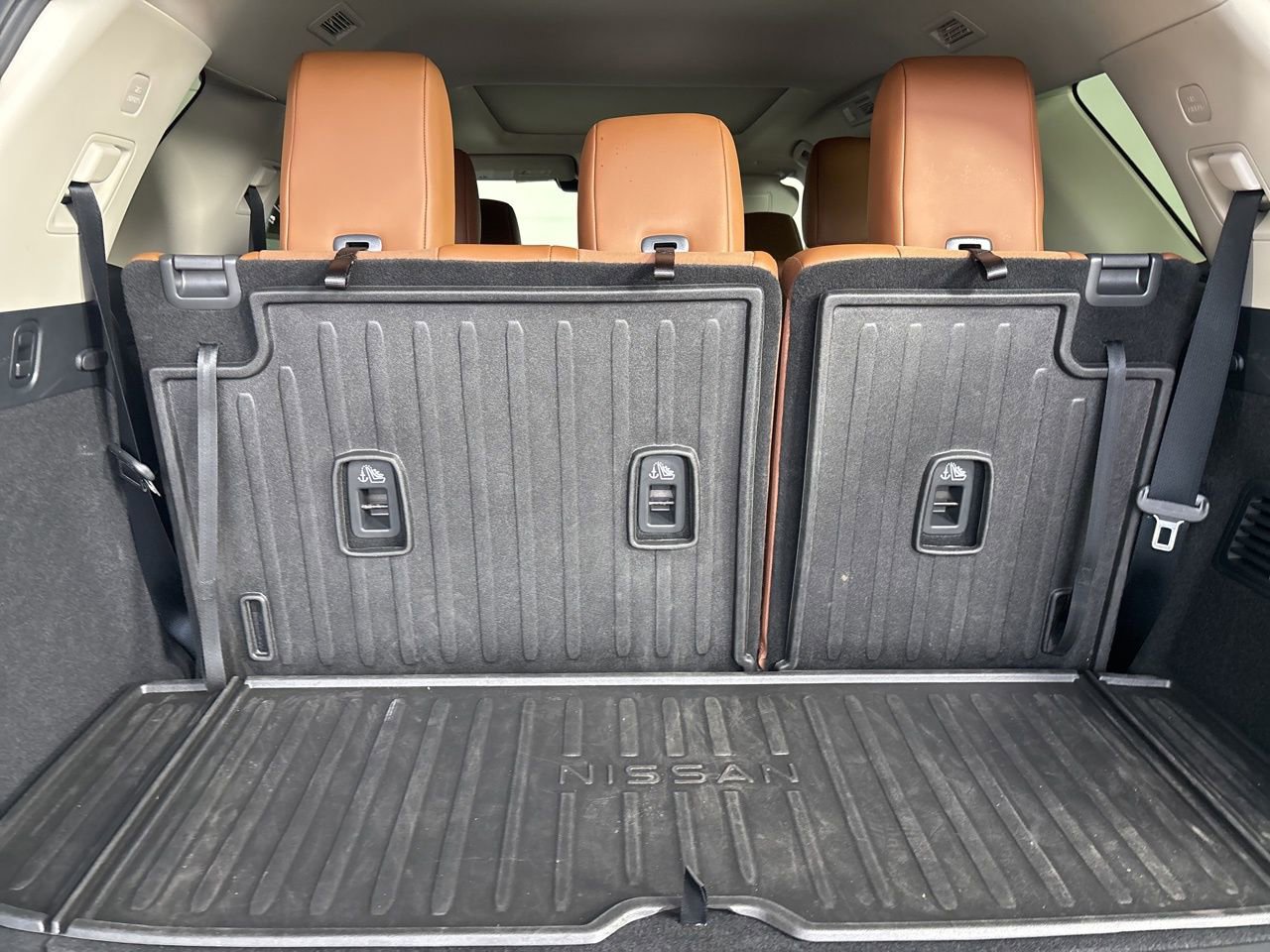 Used 2025 Nissan Pathfinder Platinum image 26