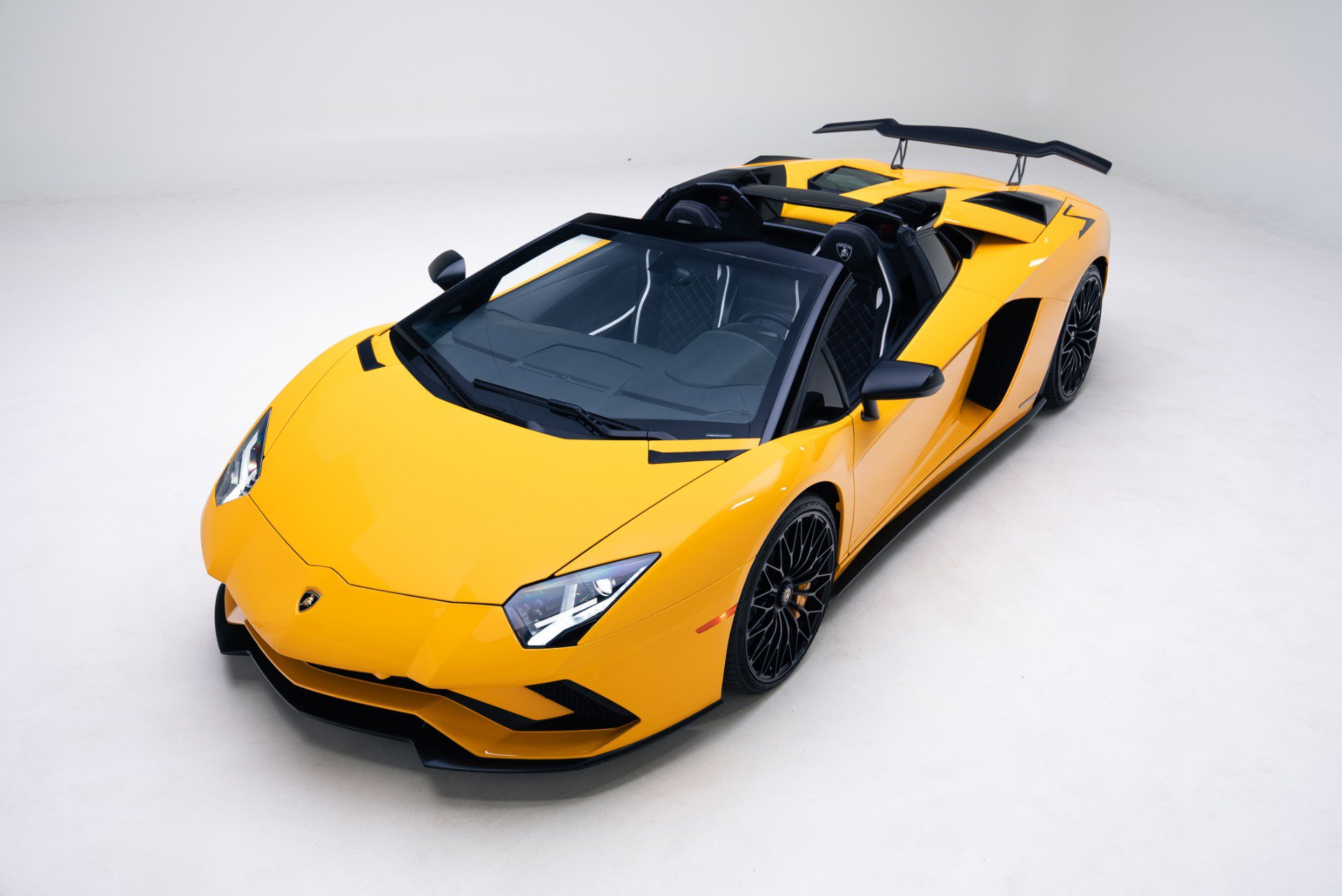 Used 2018 Lamborghini Aventador S image 10
