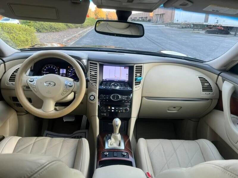 Used 2015 INFINITI QX70 2WD w/ Premium Package image 2