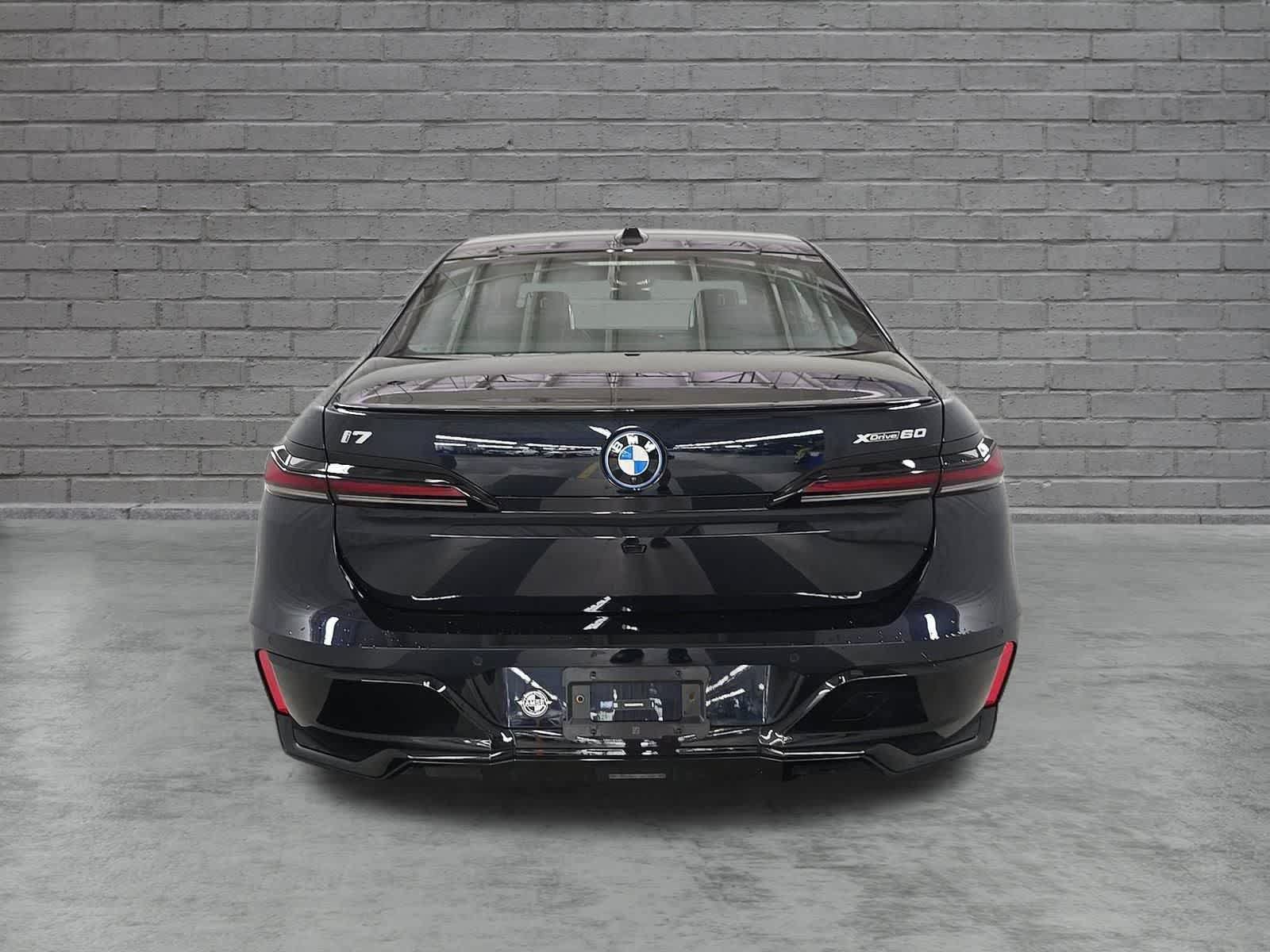 Used 2024 BMW i7 xDrive60 w/ Executive Package AWD/4WD image 6