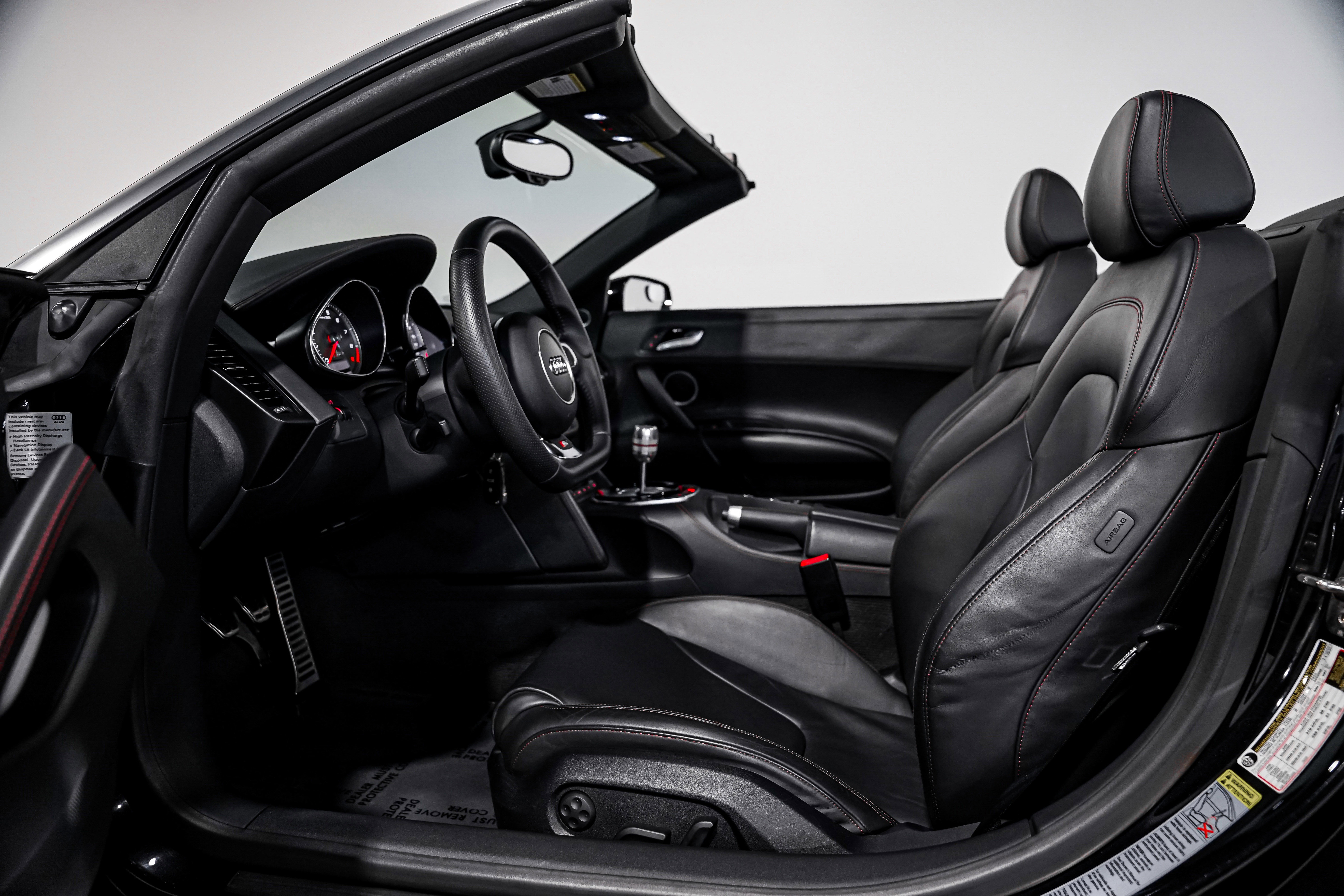 Used 2014 Audi R8 V8 w/ Full Leather Package image 20