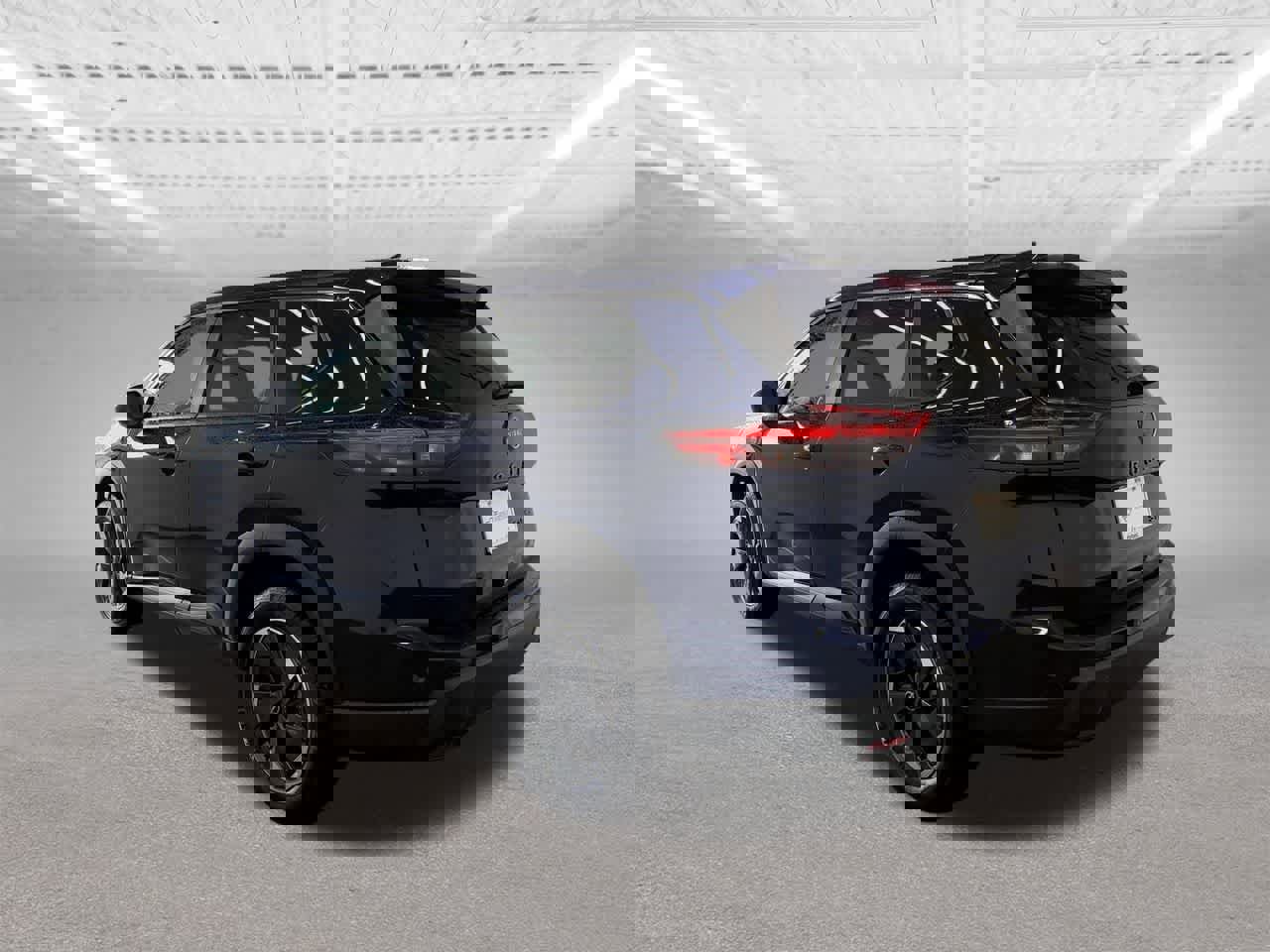 Used 2024 Nissan Rogue SV image 3