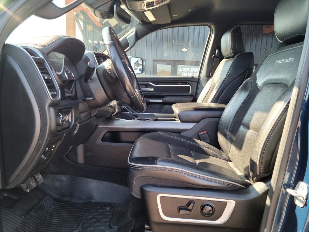 Used 2022 RAM 1500 Laramie w/ Sport Appearance Package AWD/4WD image 14