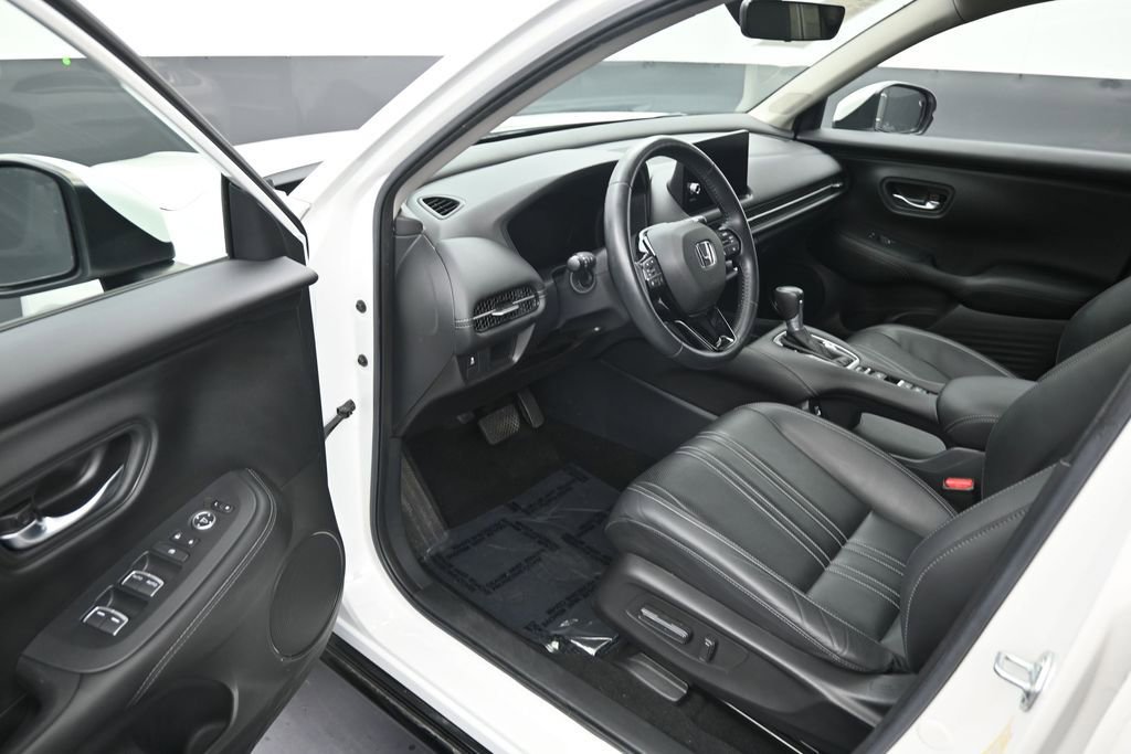 Used 2023 Honda HR-V EX-L image 10