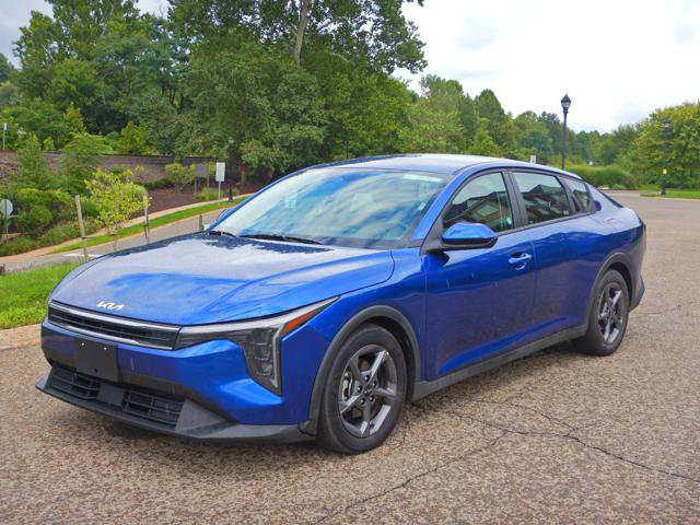 Used 2025 Kia K4 FWD image 1