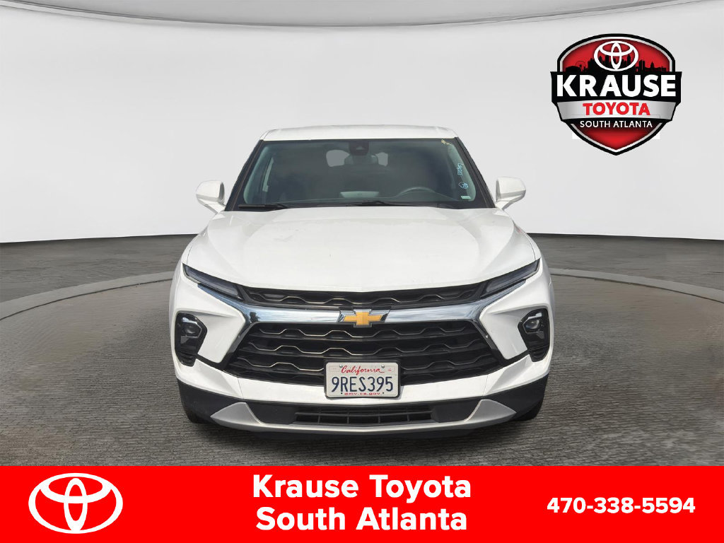 Used 2025 Chevrolet Blazer LT FWD image 2
