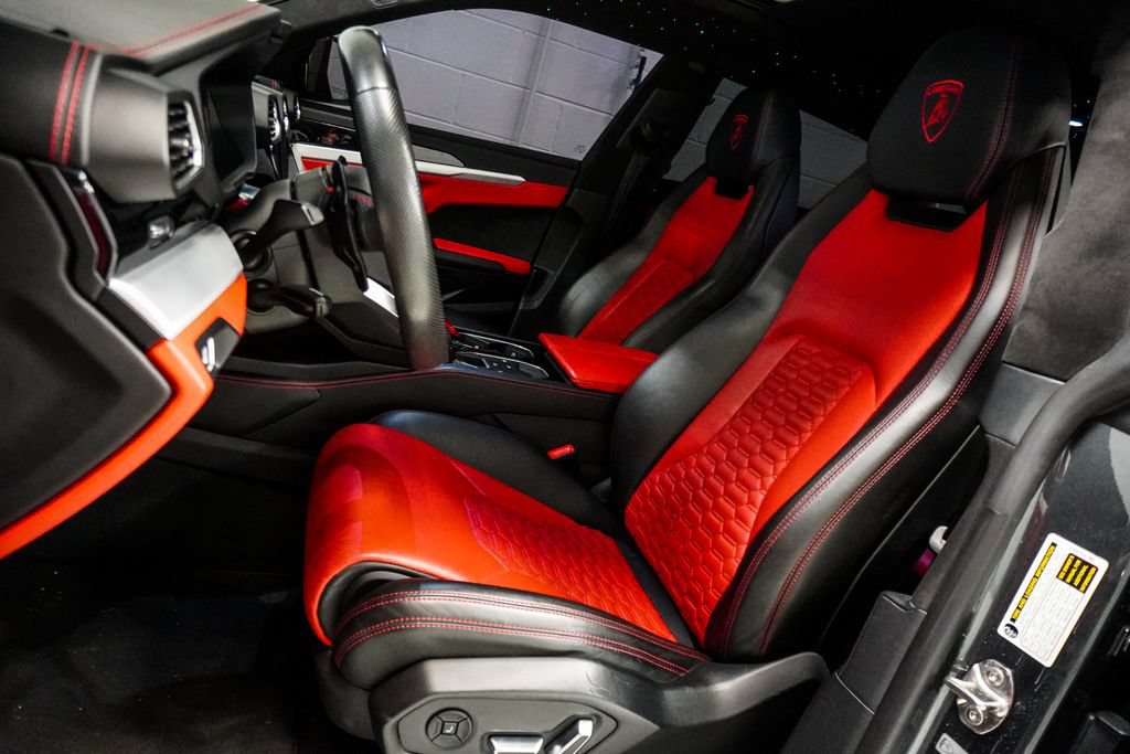 Used 2019 Lamborghini Urus AWD/4WD image 6