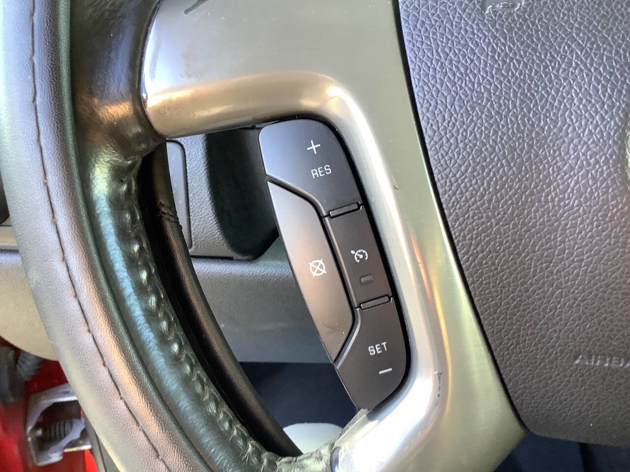 Used 2013 Chevrolet Suburban LS image 40