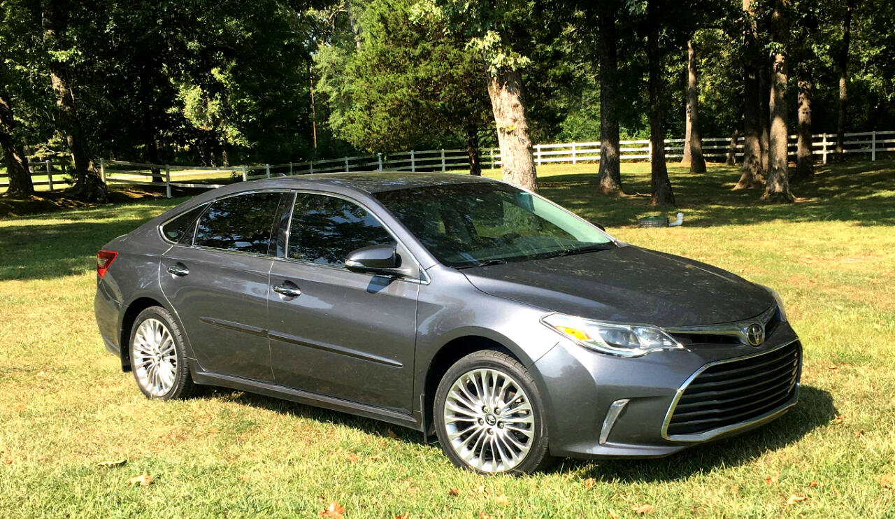 Used 2018 Toyota Avalon XLE Premium image 7