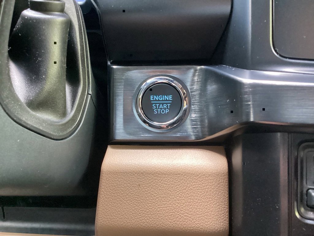 New 2025 Ford F250 Lariat w/ Black Appearance Package image 61