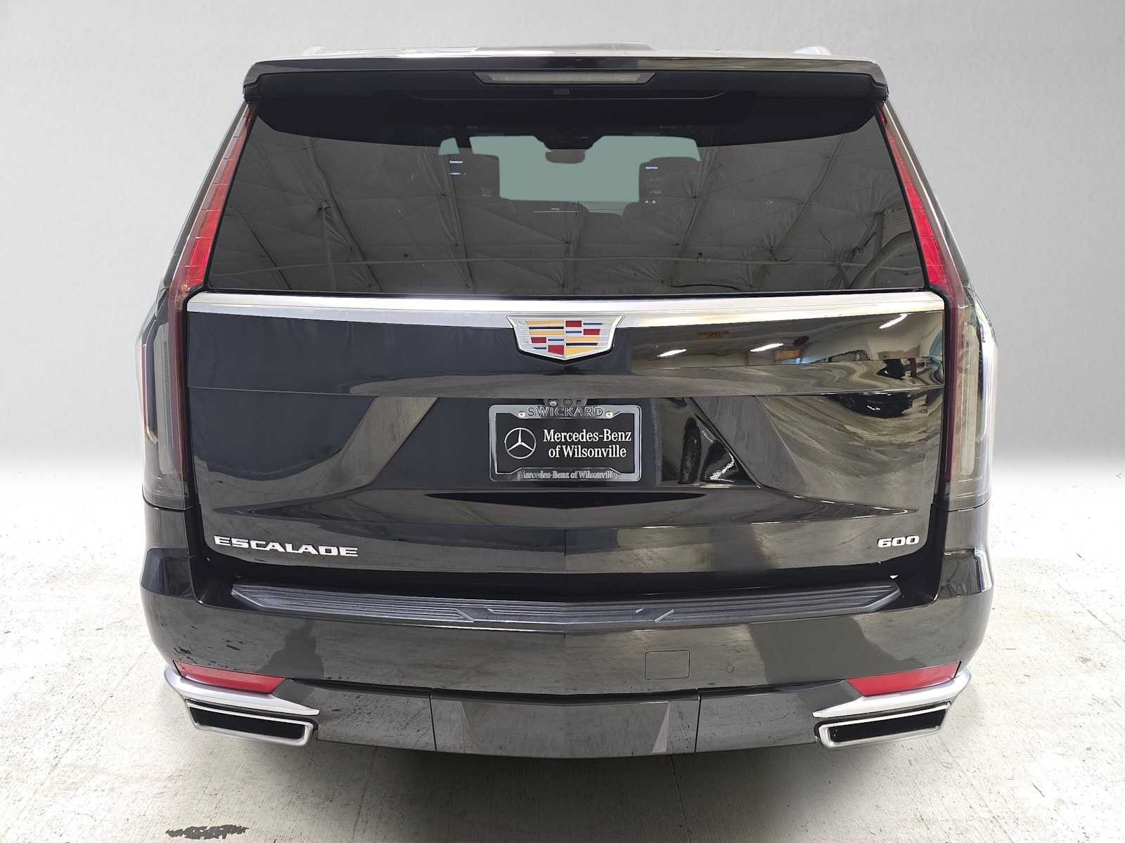 Used 2024 Cadillac Escalade ESV Premium Luxury Platinum AWD/4WD image 4