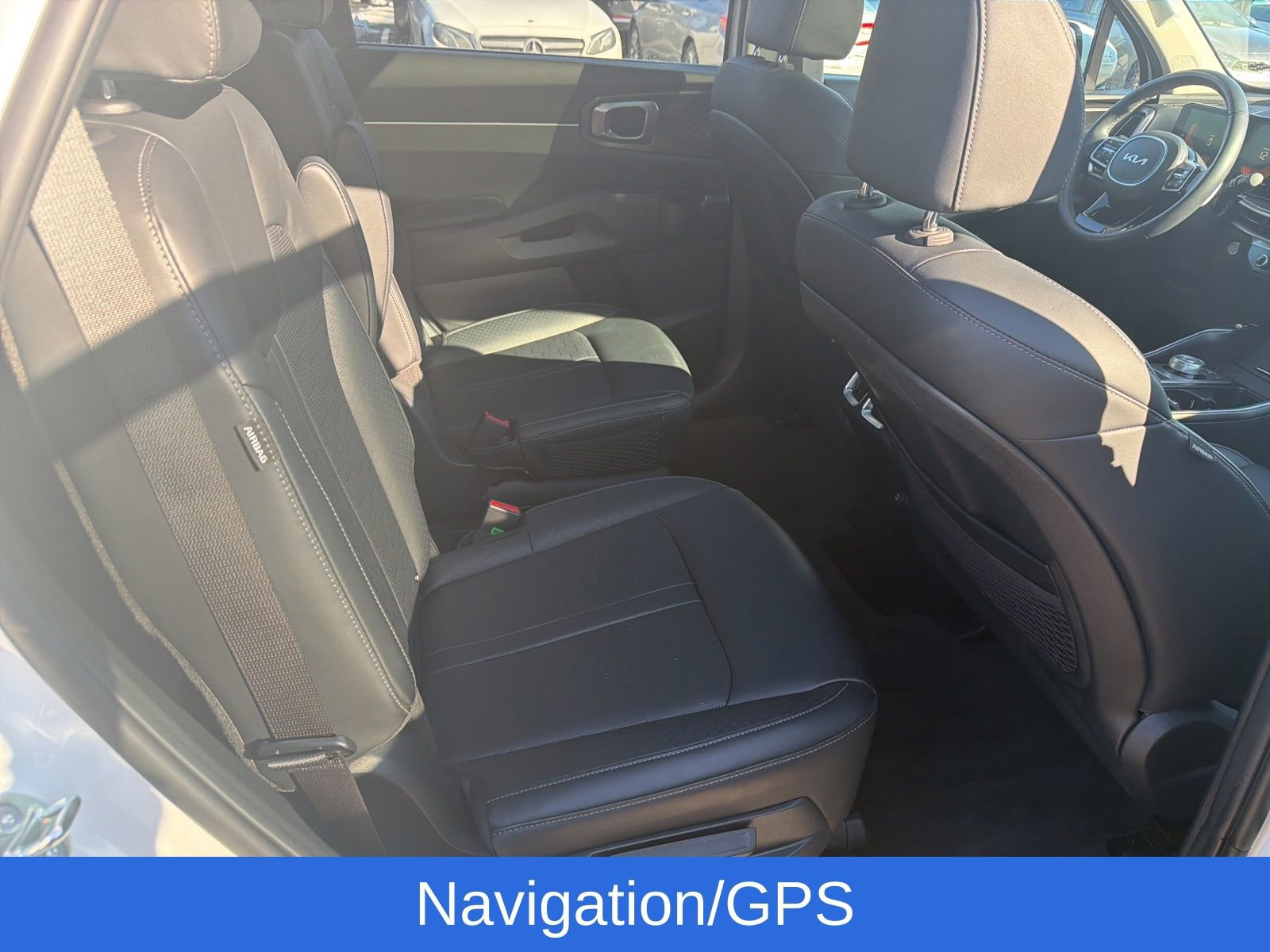 Used 2025 Kia Sorento EX w/ EX Panoramic Sunroof Package image 17