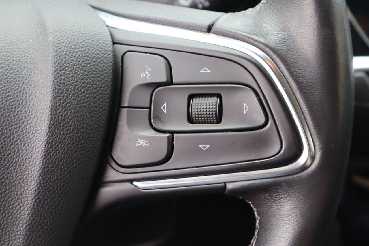 Used 2020 Buick Encore GX Essence w/ Experience Buick Package FWD image 13