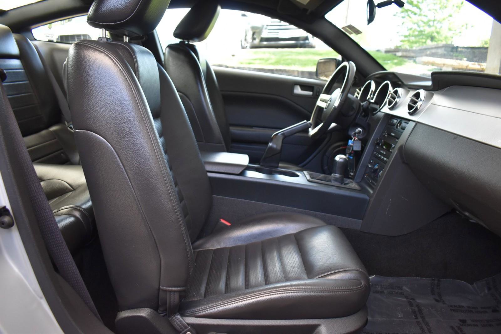 Used 2006 Ford Mustang GT Premium image 31