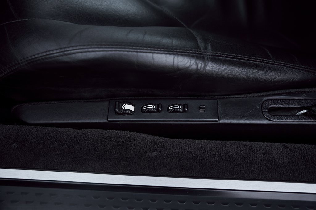 Used 2002 Mercedes-Benz SL 500 w/ SL2 Option Pkg image 33