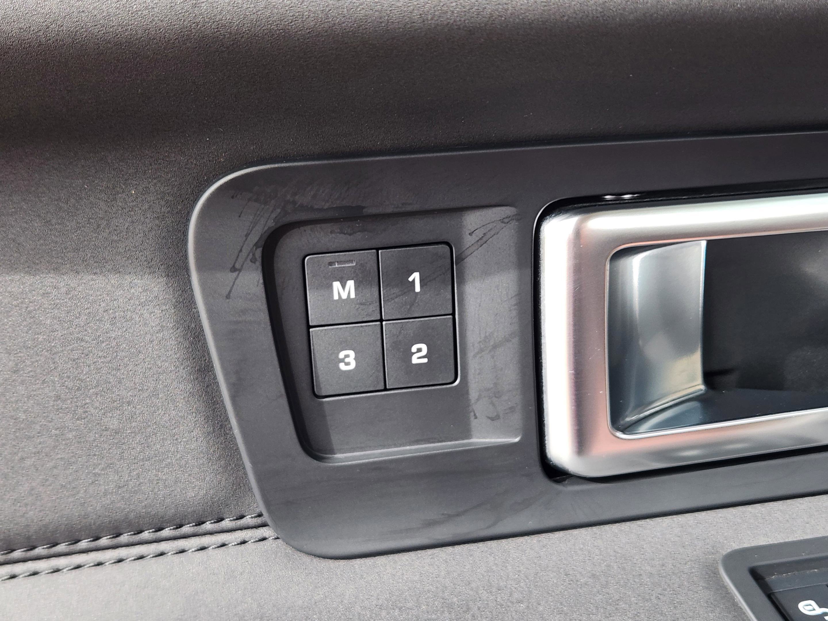 Used 2019 Land Rover Discovery Sport HSE AWD/4WD image 20