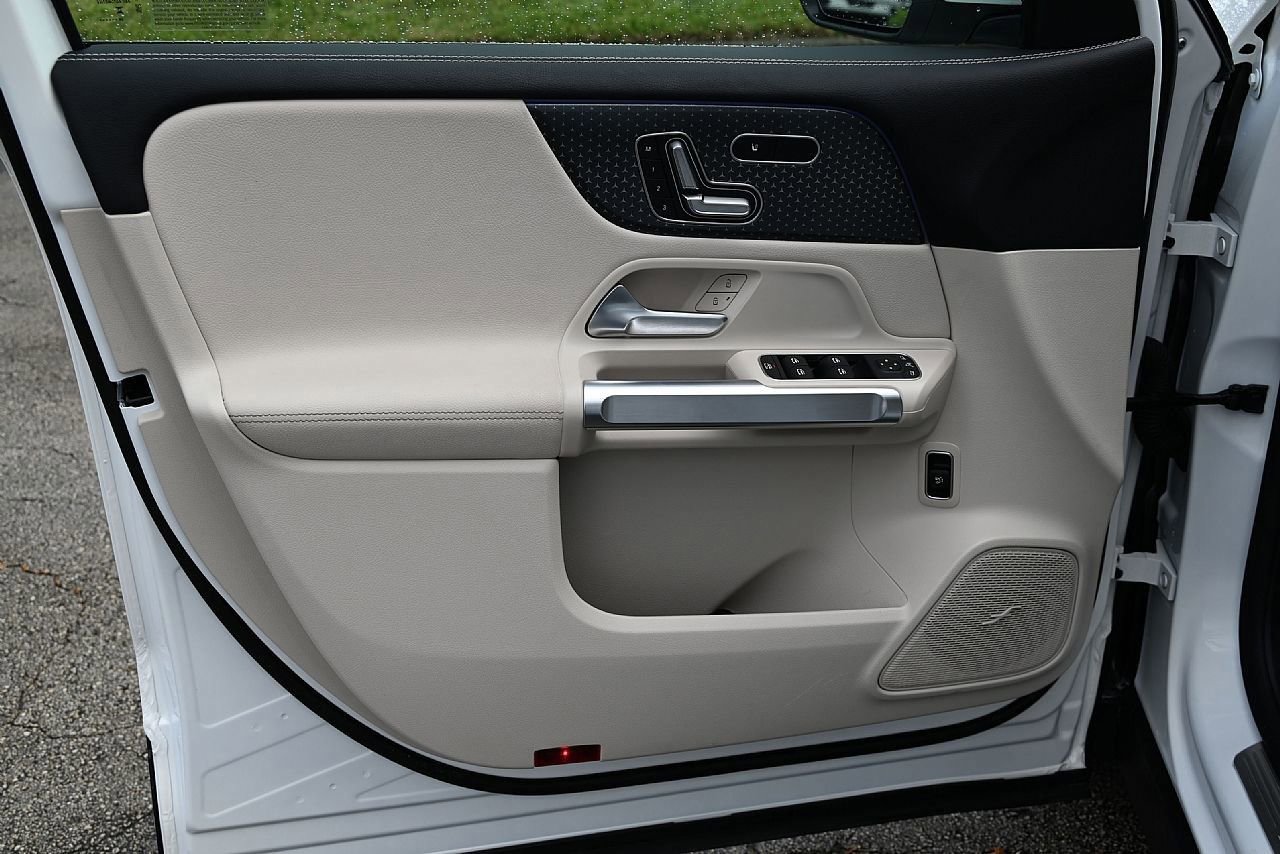 Certified 2025 Mercedes-Benz GLB 250 image 18