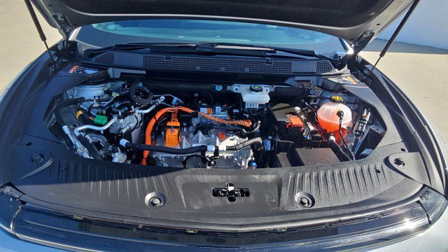 Used 2024 Chevrolet Equinox EV RS FWD image 28