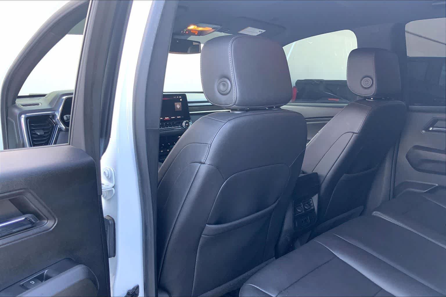 Used 2023 GMC Canyon Elevation w/ Elevation Premium Package AWD/4WD image 12