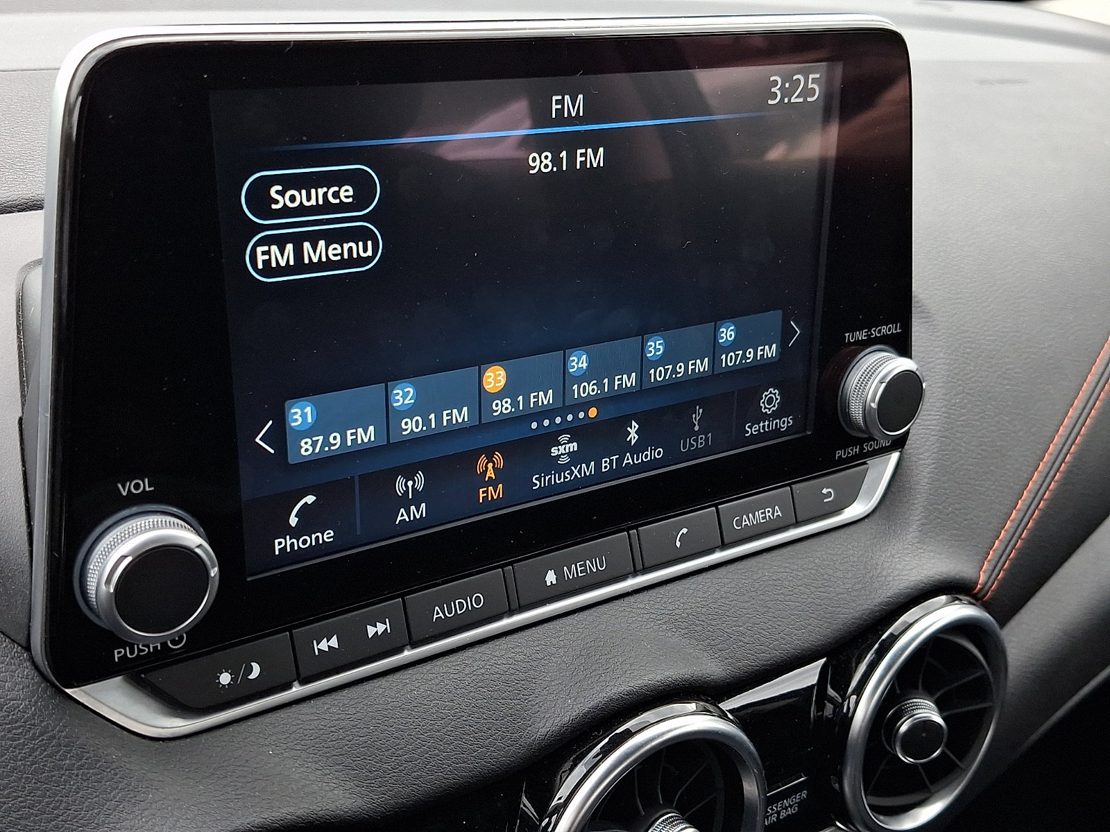 Used 2025 Nissan Sentra SR FWD image 14