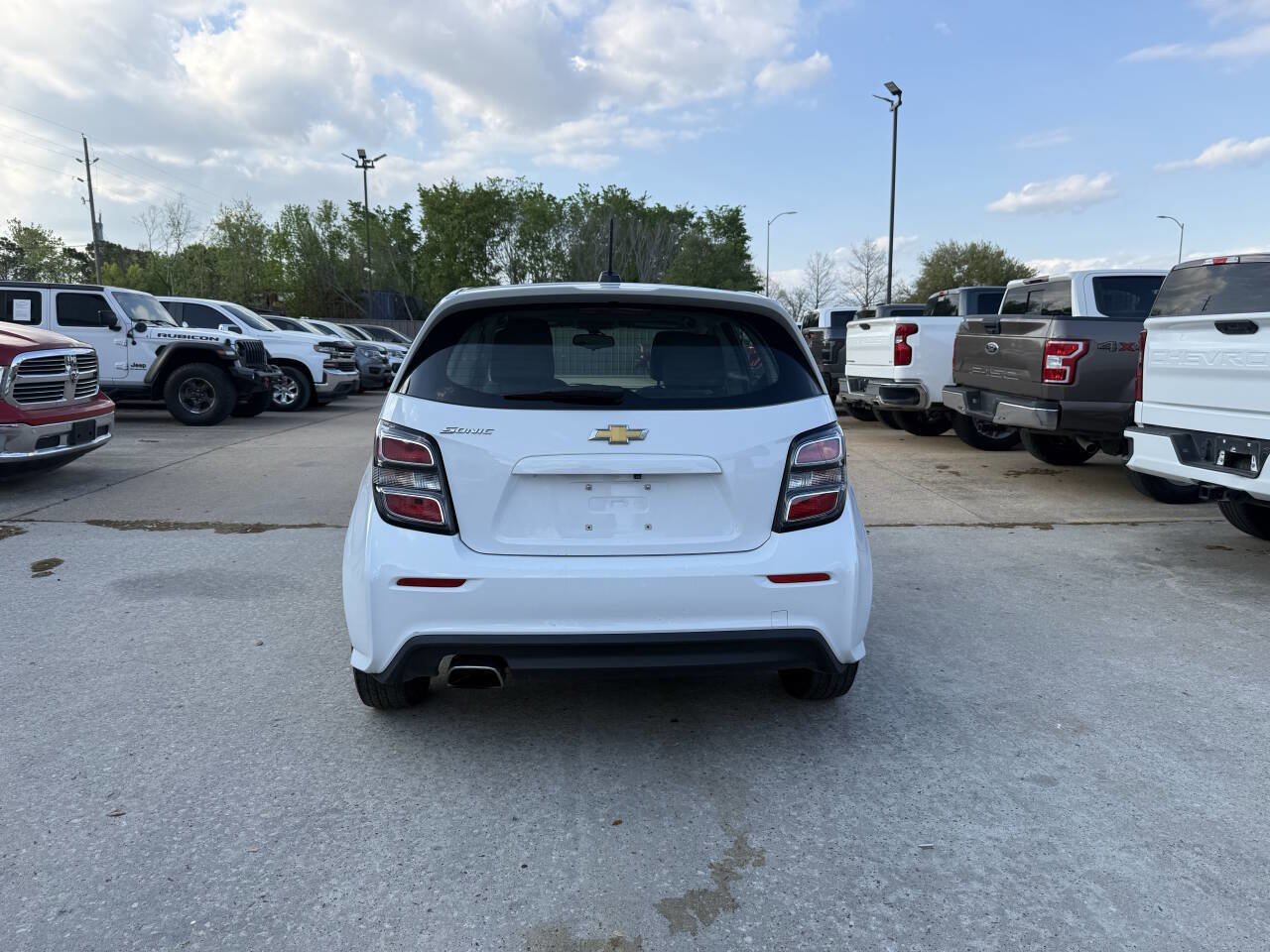 Used 2020 Chevrolet Sonic LT FWD image 37
