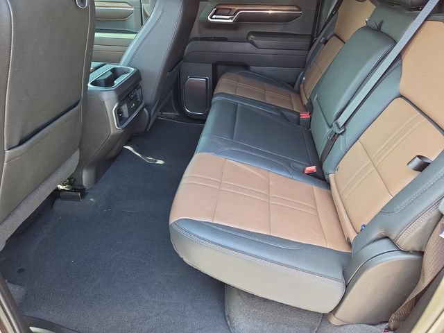 Used 2024 Chevrolet Silverado 1500 High Country w/ Technology Package AWD/4WD image 12
