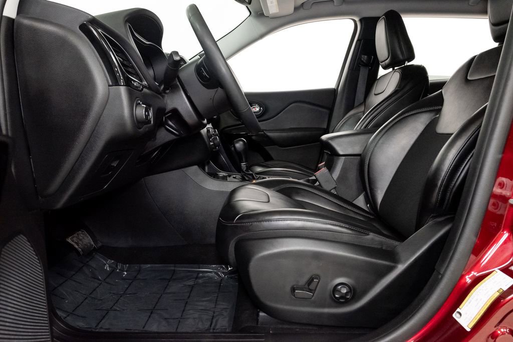 Used 2021 Jeep Cherokee Latitude Plus image 11