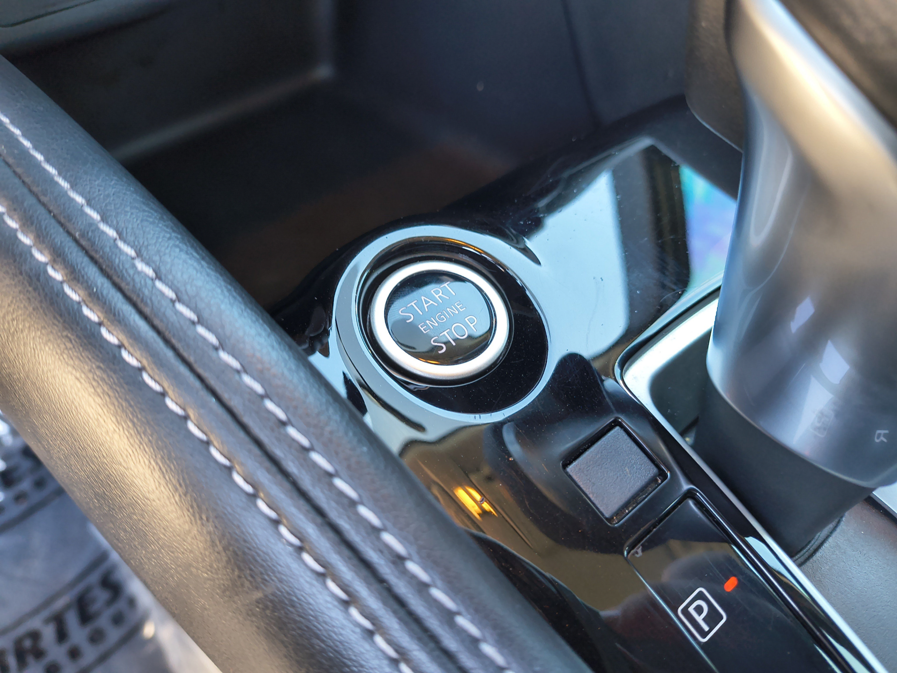 Certified 2019 Nissan Kicks SV FWD image 26