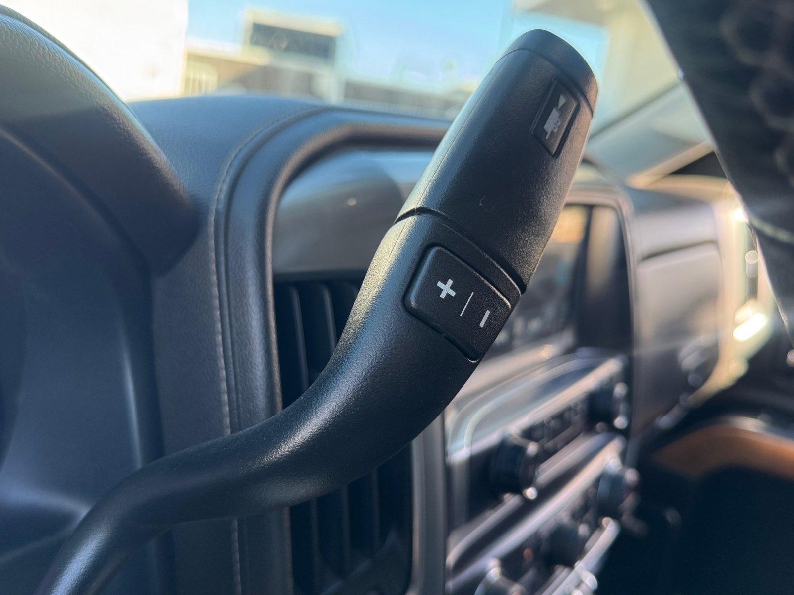 Used 2018 Chevrolet Silverado 2500 LTZ w/ Duramax Plus Package image 11