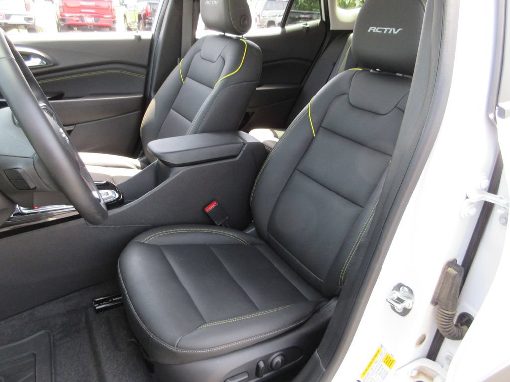Certified 2025 Chevrolet Trax ACTIV w/ Driver Confidence Package FWD image 19
