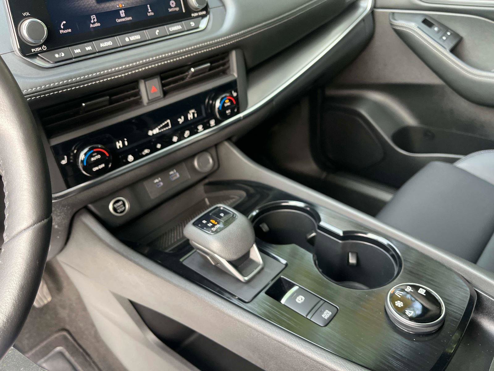 Used 2023 Nissan Rogue SV w/ SV Premium B Package image 25