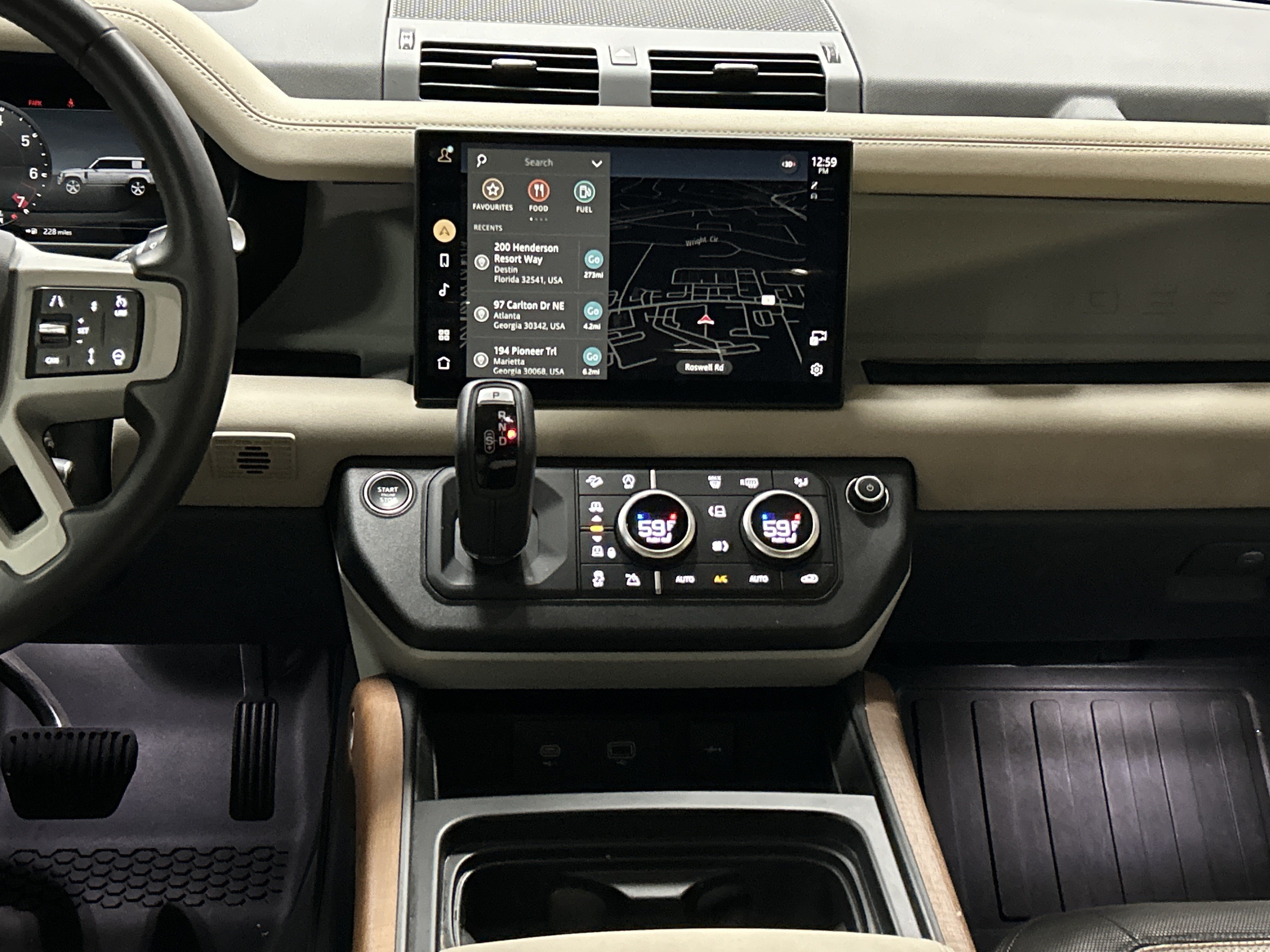 Used 2024 Land Rover Defender 130 X-Dynamic SE AWD/4WD image 5