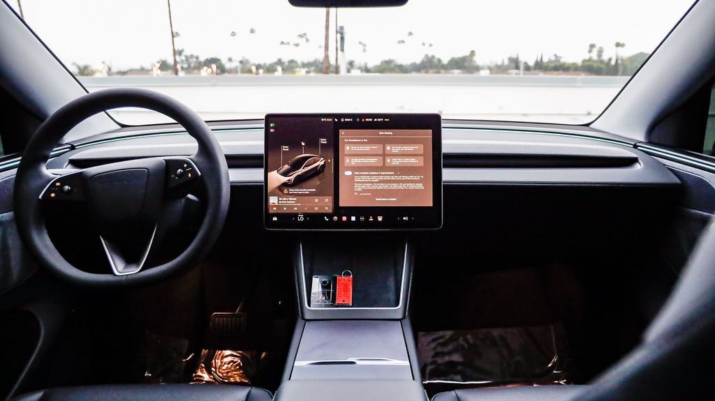 Used 2026 Tesla Model Y Long Range RWD image 15