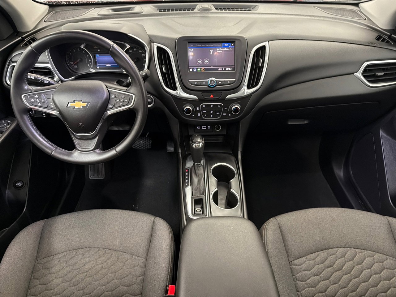 Used 2020 Chevrolet Equinox LT image 18