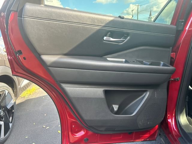 Certified 2024 Nissan Pathfinder SL image 21