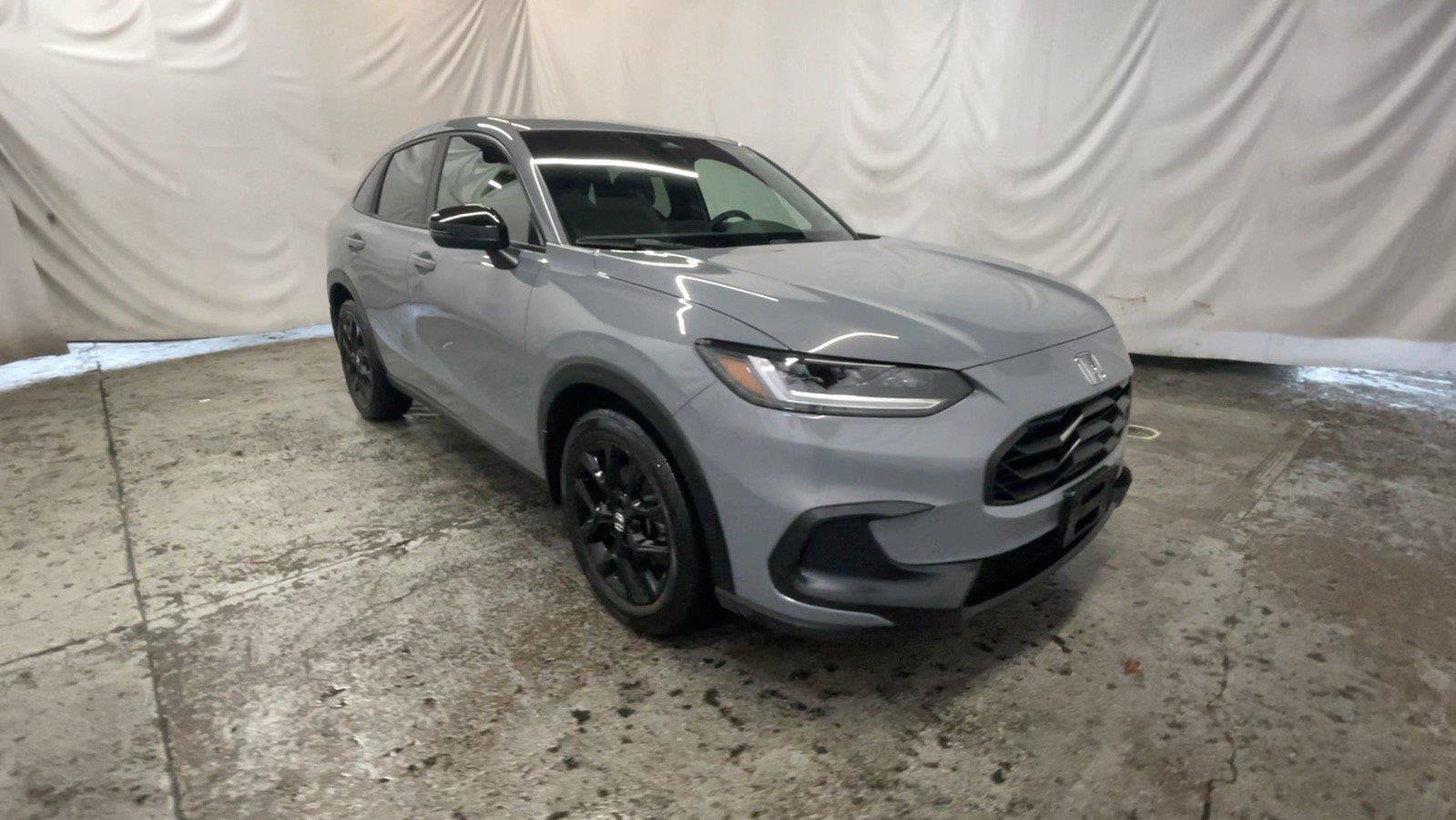 Used 2025 Honda HR-V Sport image 2