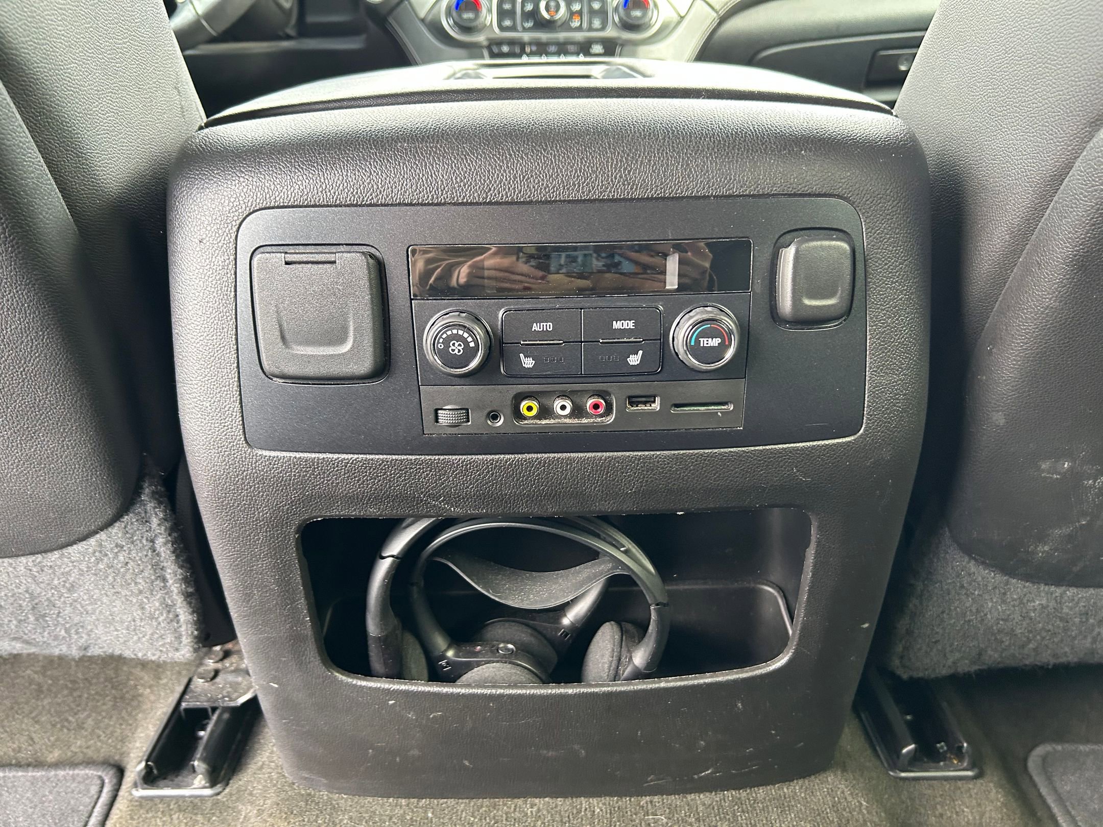 Used 2015 Chevrolet Tahoe LTZ image 26