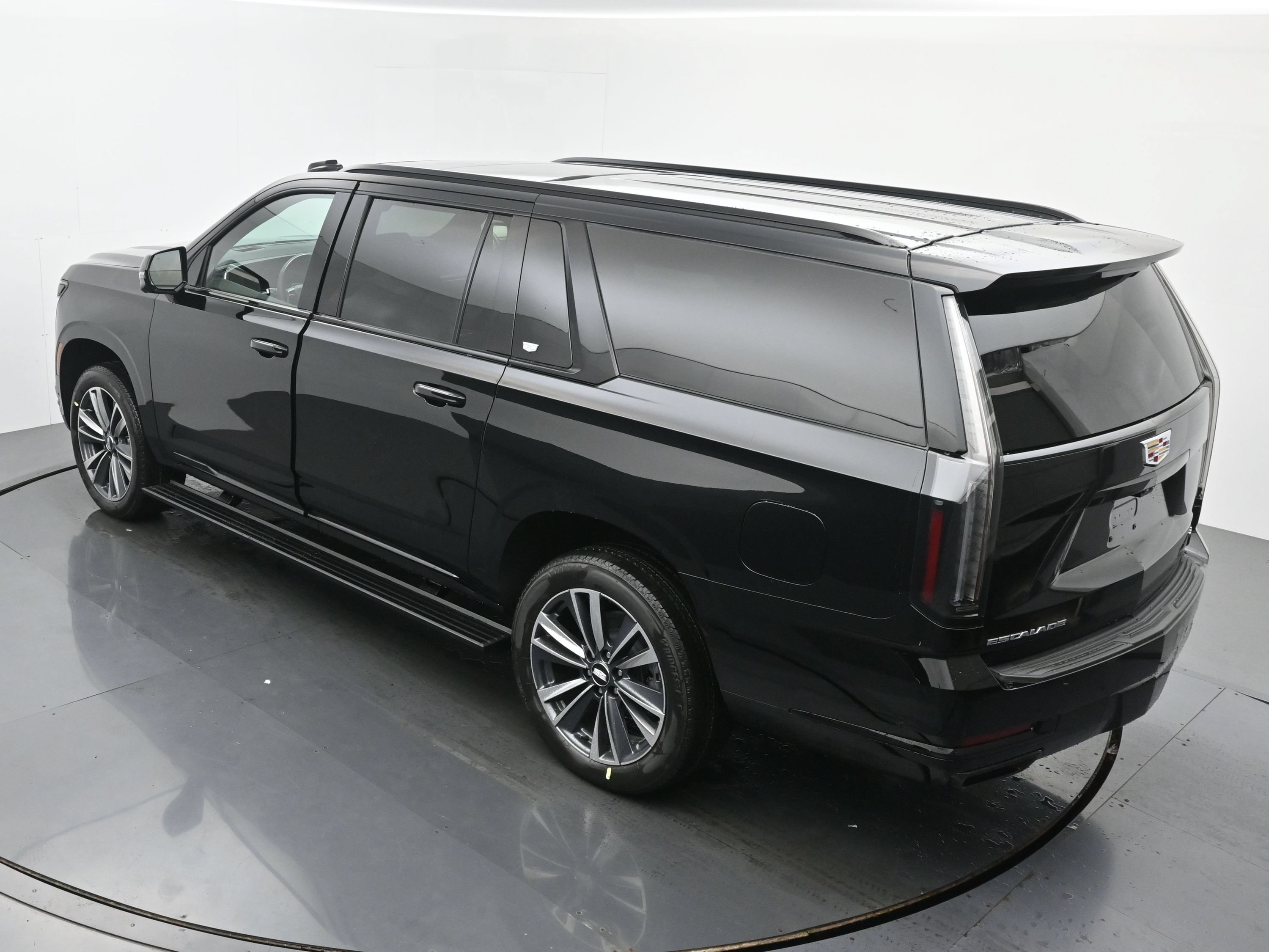 New 2026 Cadillac Escalade ESV Sport w/ Touring Package AWD/4WD image 25