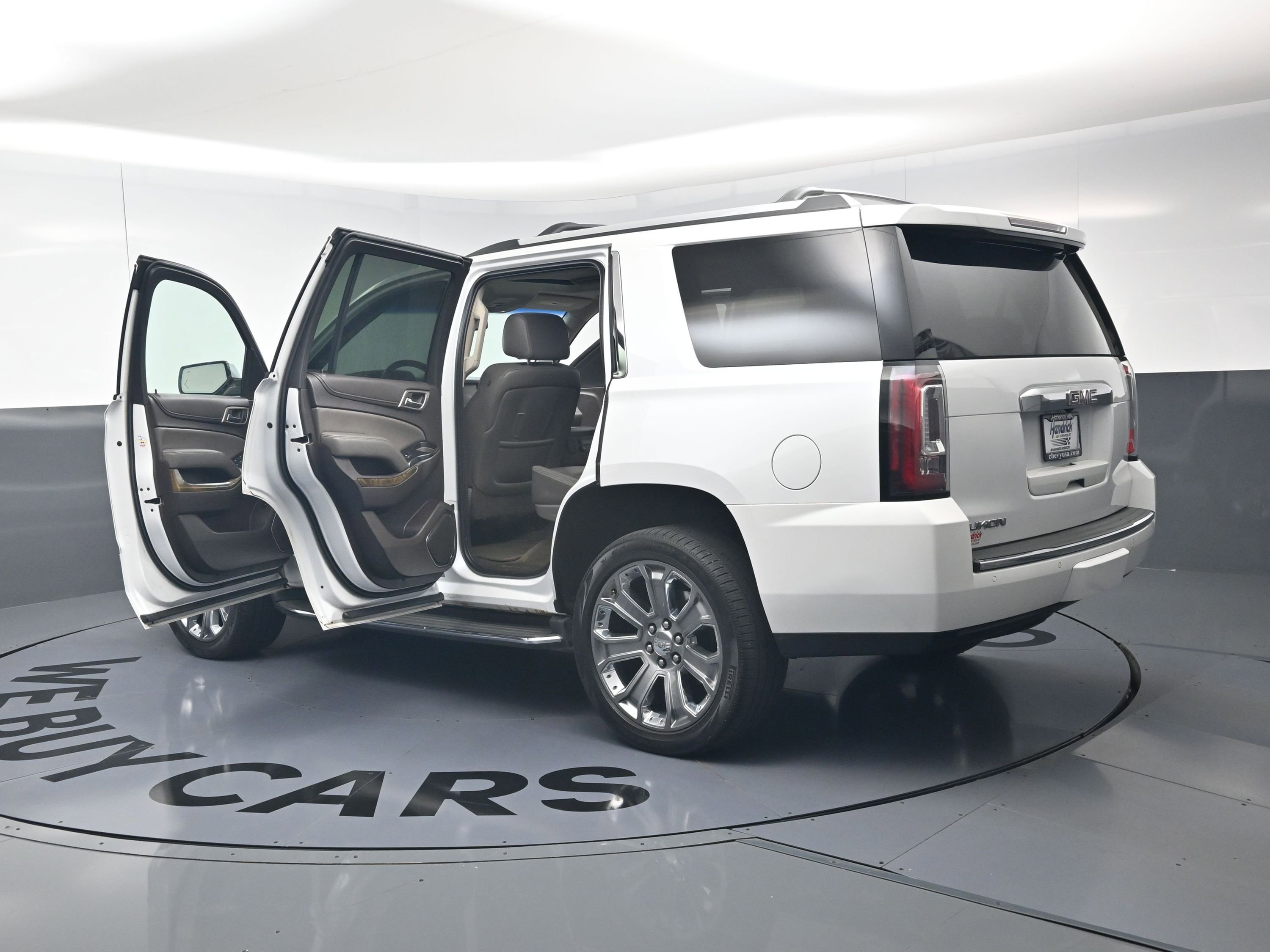 Used 2016 GMC Yukon Denali w/ Open Road Package AWD/4WD image 29