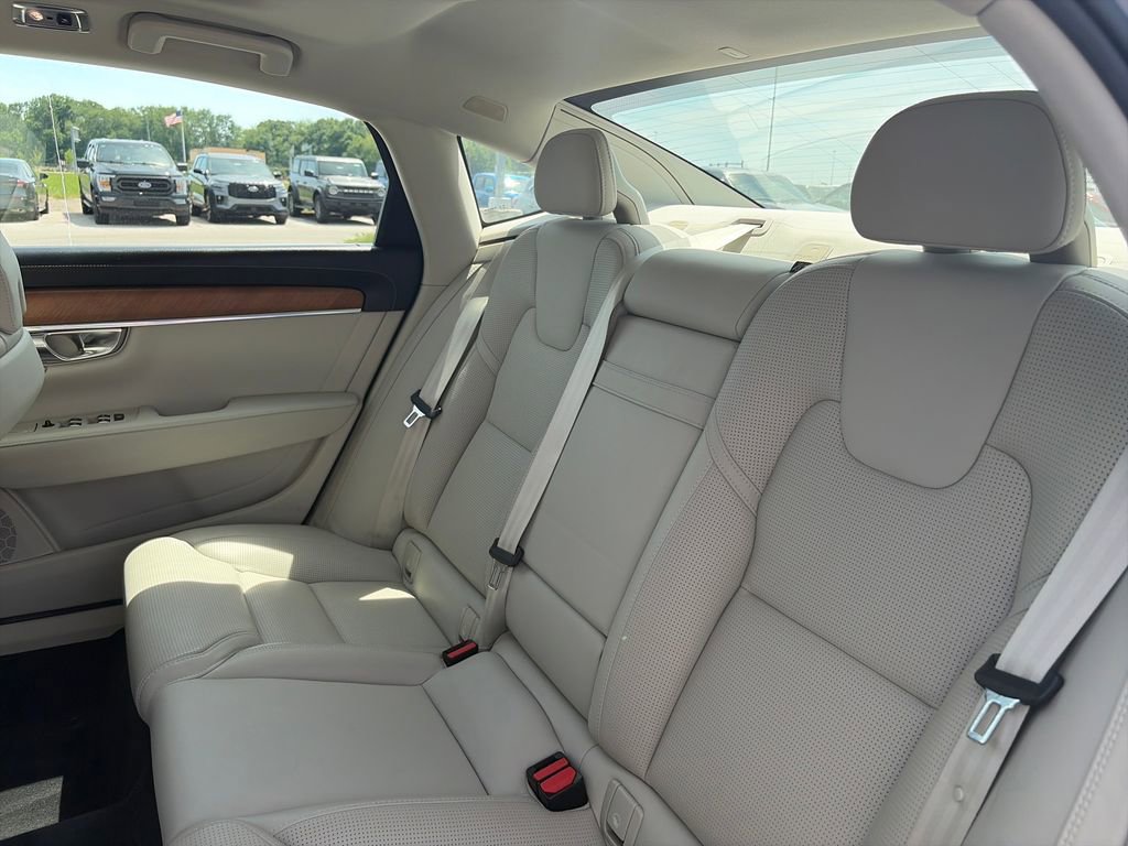 Used 2019 Volvo S90 T8 Inscription w/ Advanced Package AWD/4WD image 33