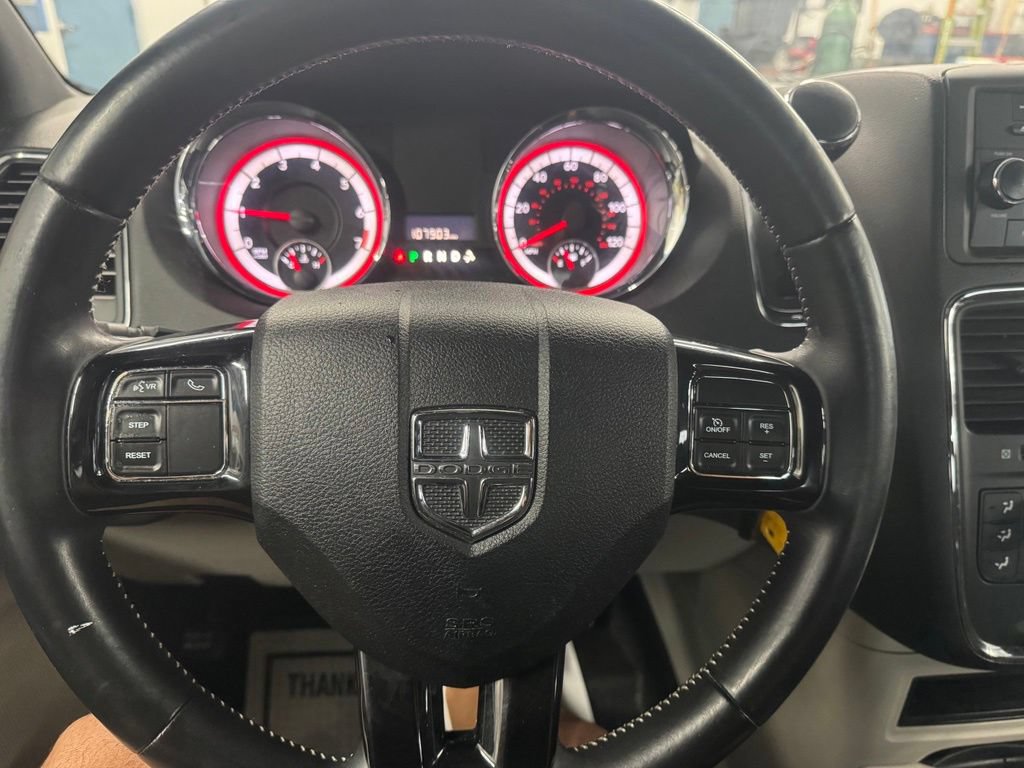 Used 2015 Dodge Grand Caravan SE FWD image 19