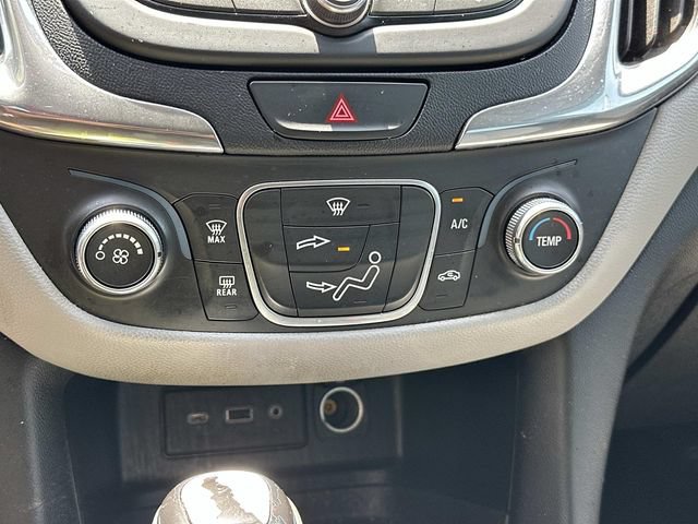 Used 2020 Chevrolet Equinox LS FWD image 24