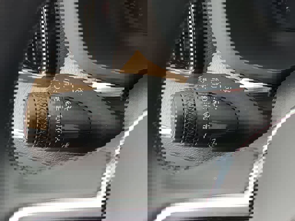 Used 2026 Volvo XC60 B5 Plus w/ Protection Package Premier image 25