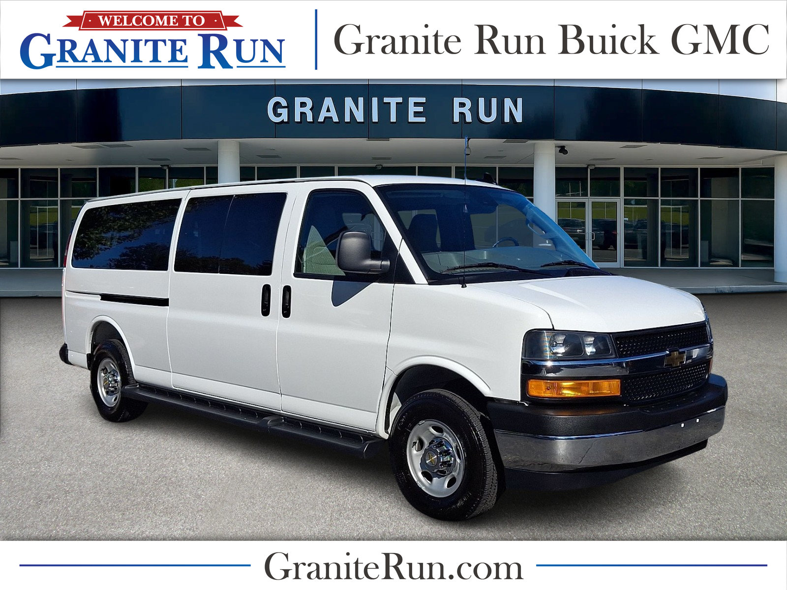 Used 2025 Chevrolet Express 3500 LT w/ LT Preferred Equipment Group RWD image 1
