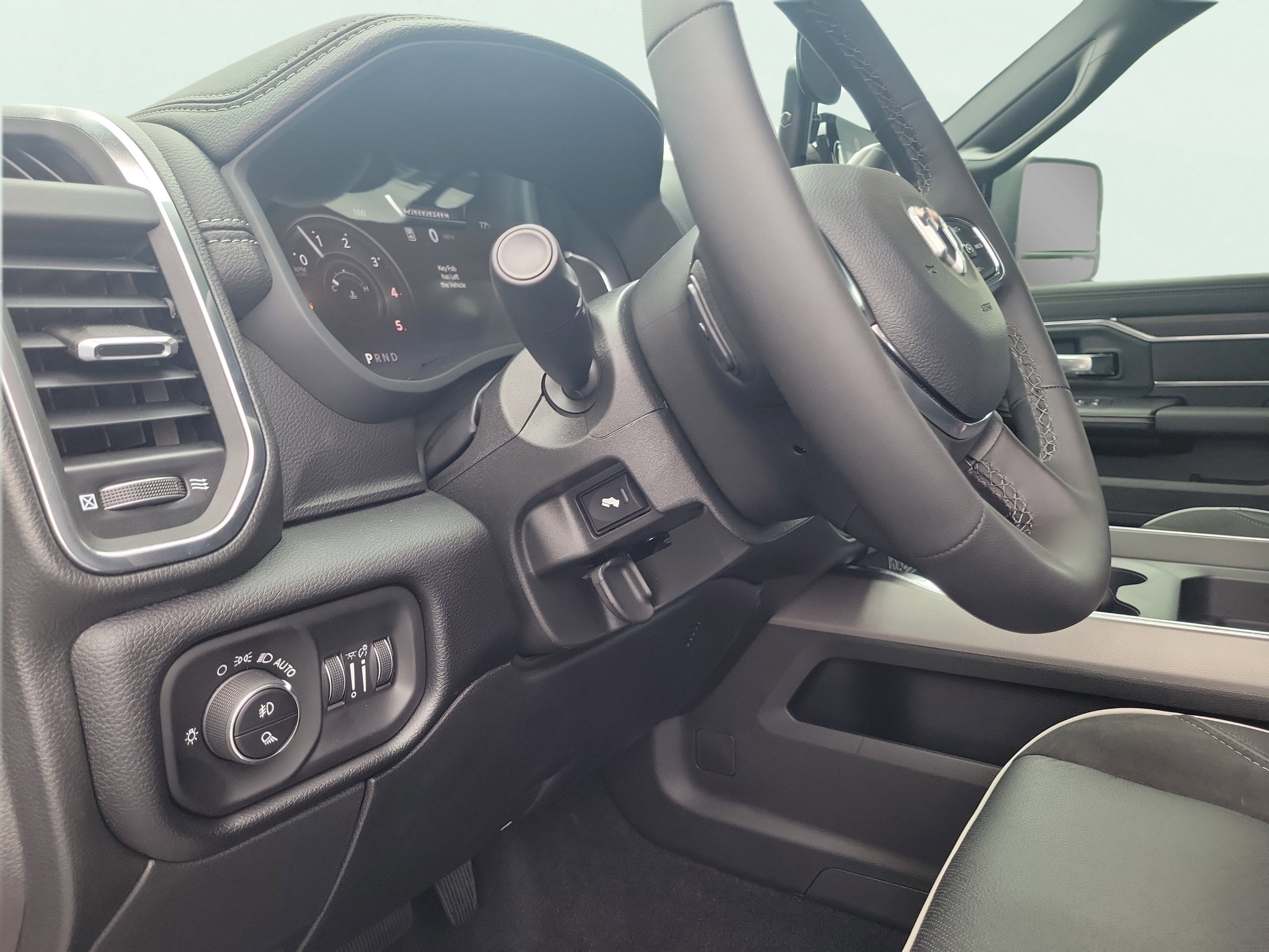 New 2026 RAM 2500 Laramie AWD/4WD image 26