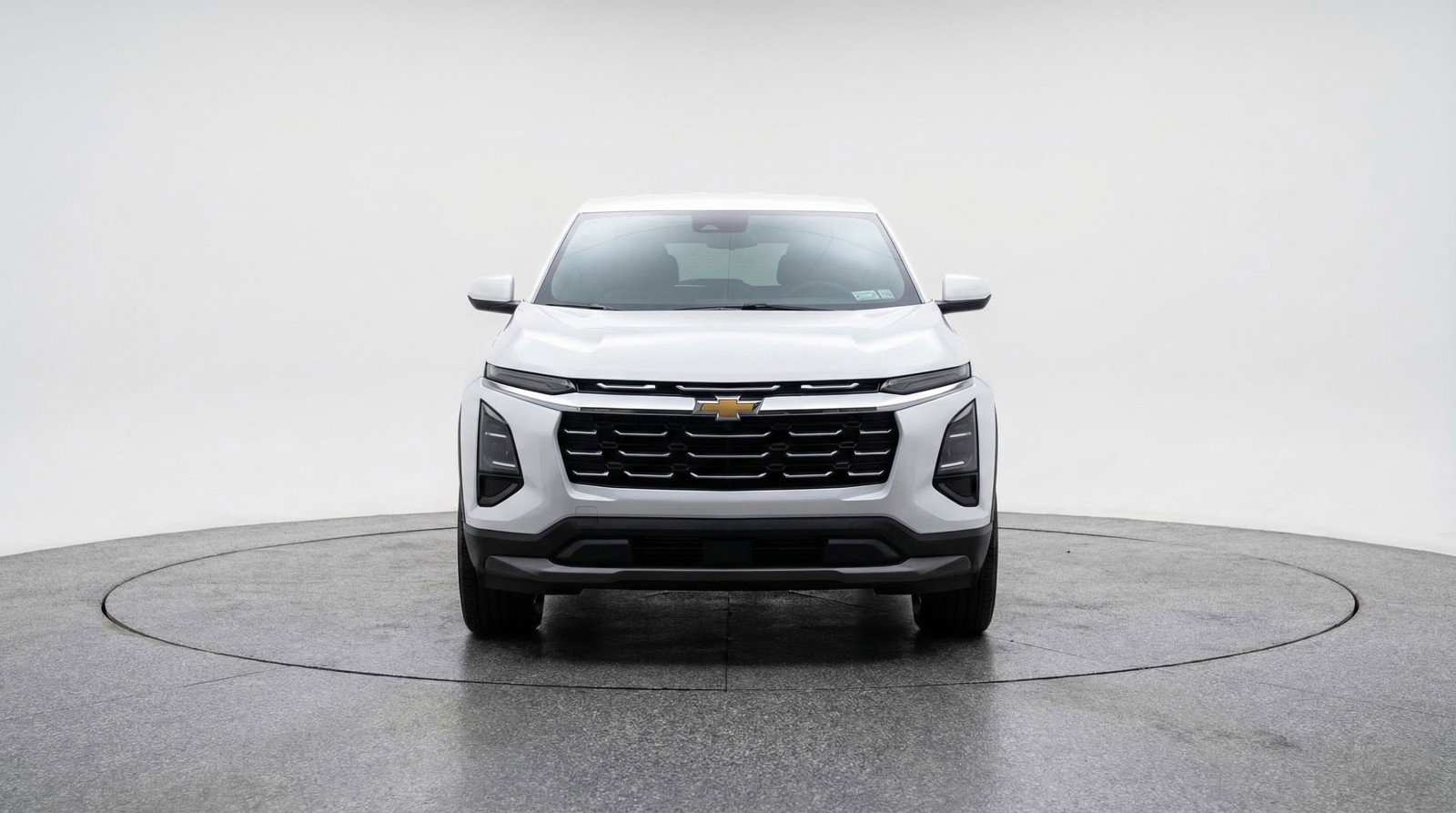 Used 2025 Chevrolet Equinox LT FWD image 2