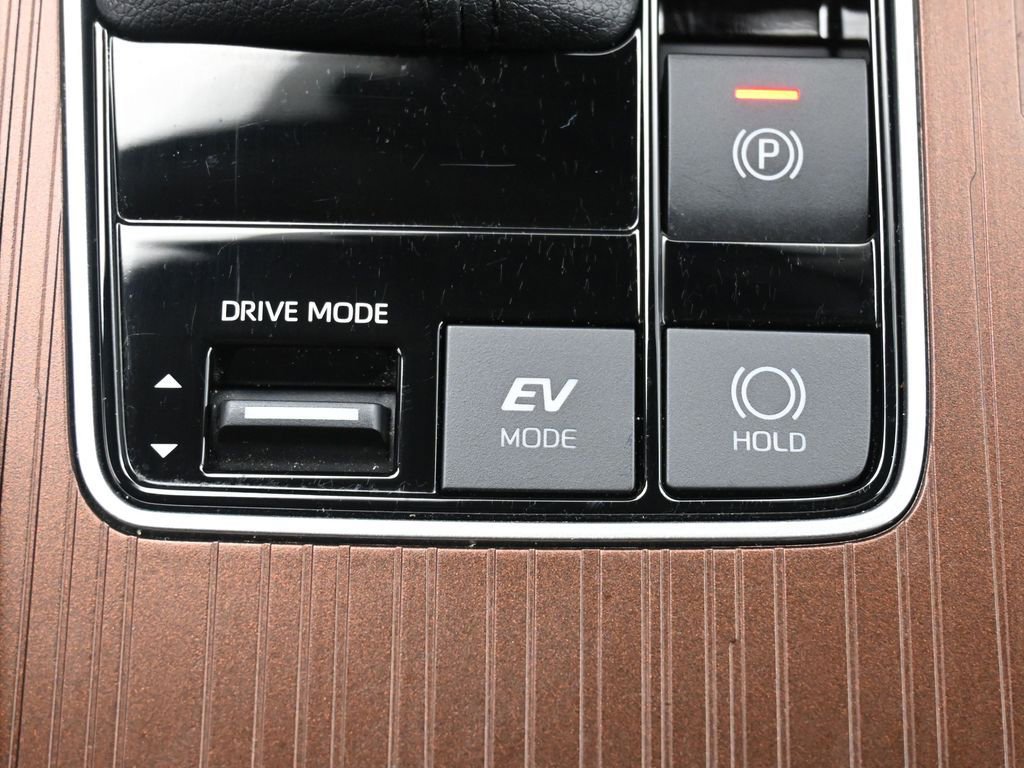 Certified 2024 Toyota Sienna XLE w/ XLE Plus Package image 29