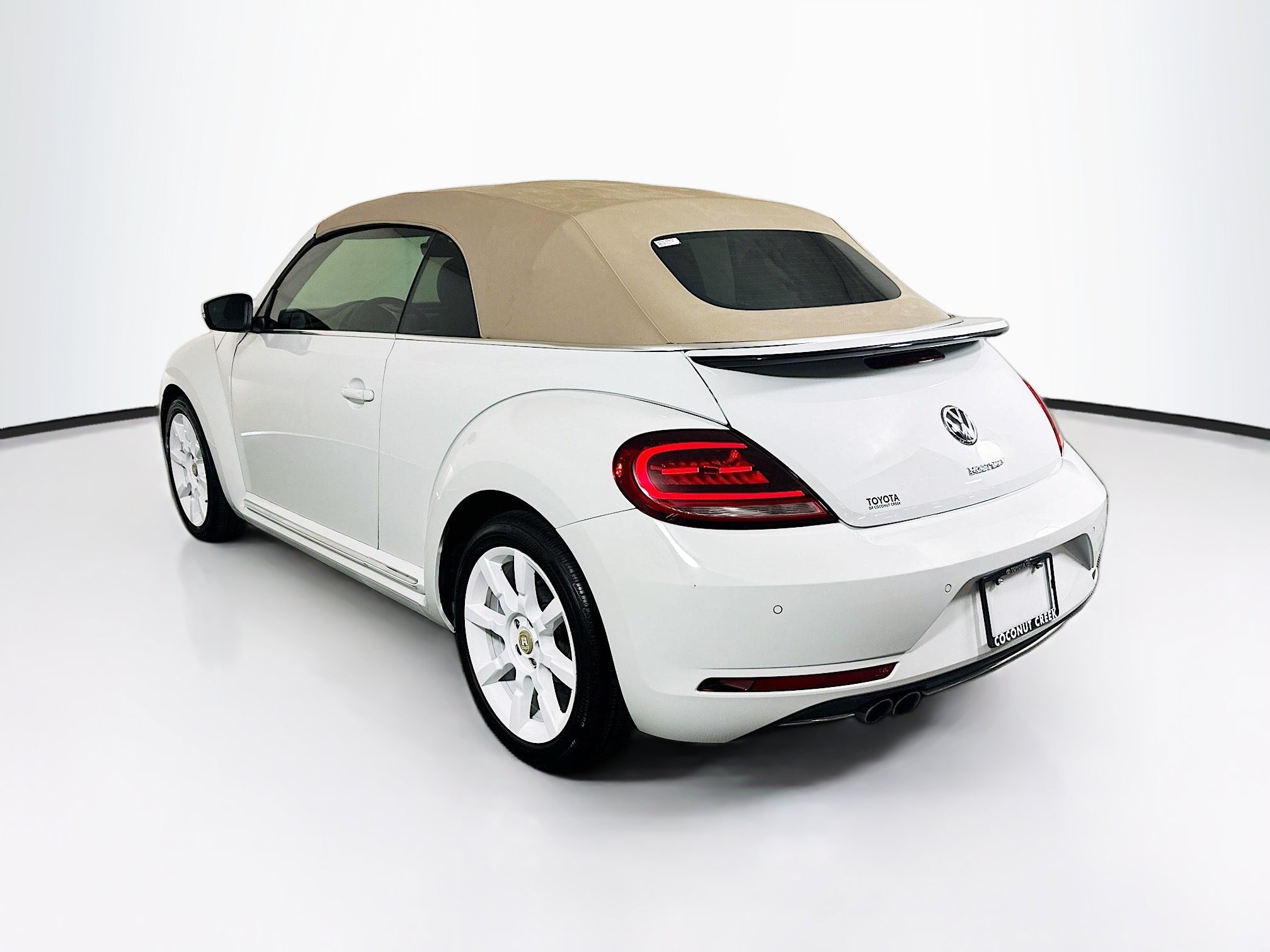 Used 2019 Volkswagen Beetle 2.0T Final Edition SEL FWD image 5