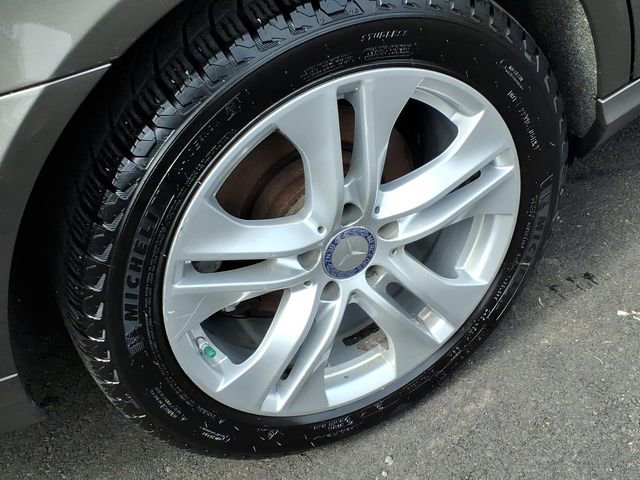 Used 2011 Mercedes-Benz E 350 4MATIC Sedan image 8