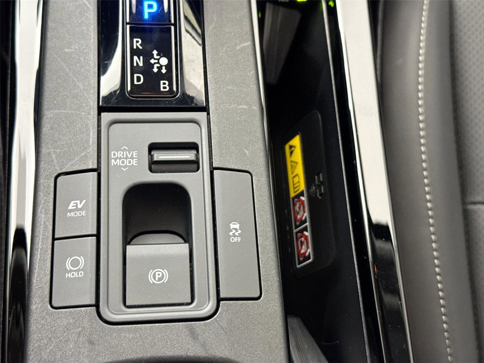 Used 2024 Toyota Prius Limited w/ Limited Premium Package image 30